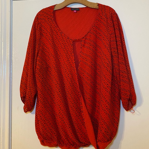 Red Vince Camuto Peephole Blouse size 2X - Picture 1 of 3